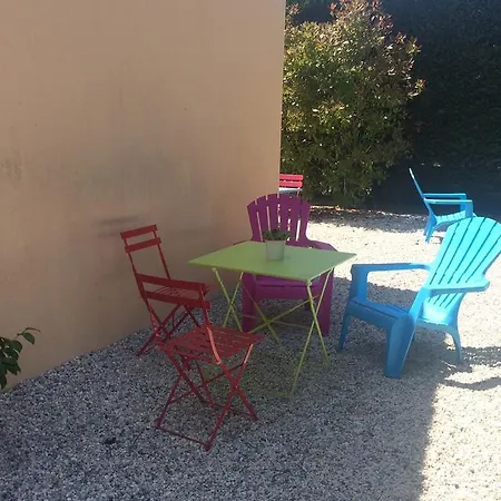 Les Passiflores Homestay *